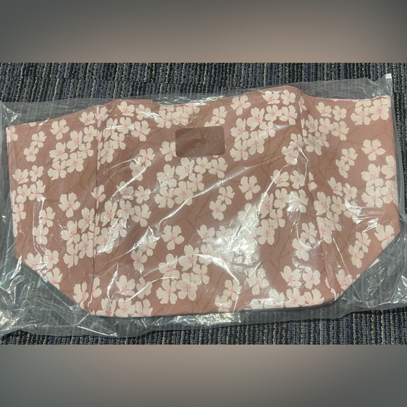 NWT Large Reversible Tote Saddle/Orchid Sakura - Picture 3 of 4